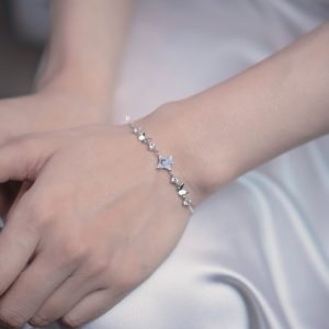 Lắc tay bạc đính đá